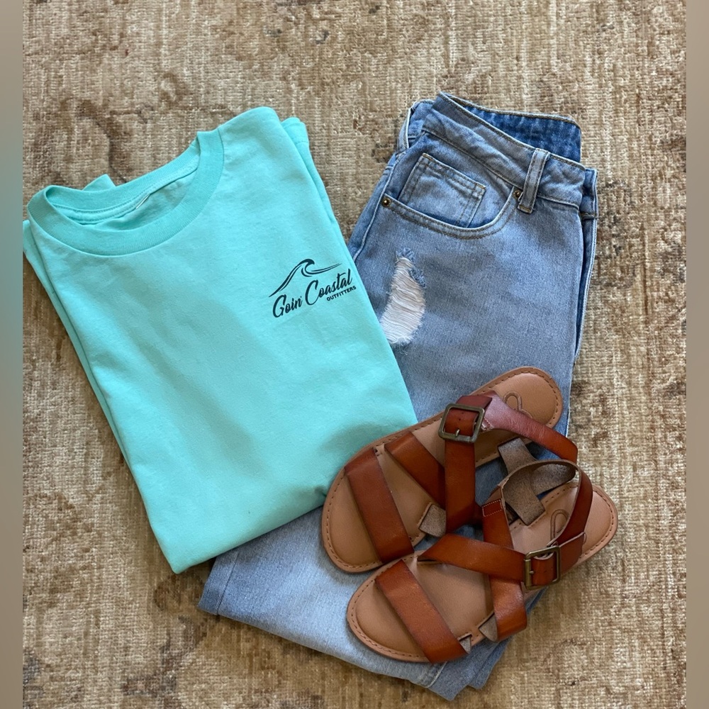 XS Fun distressed high waisted jeans.  Wide leg tapered. - Picture 12 of 13